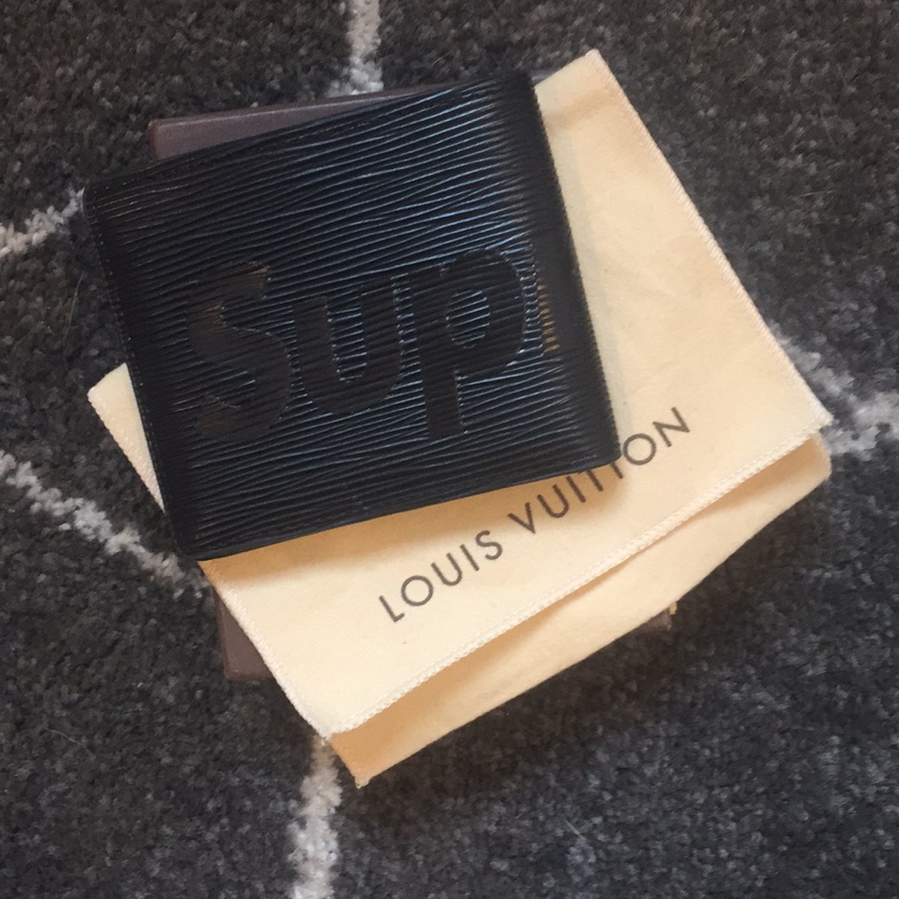 Supreme Louis Vuitton Colab Wallet